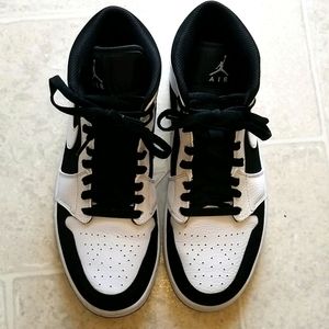 Nike Jordan Mid 1 Sneakers